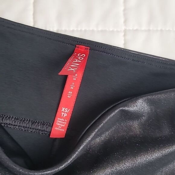 SPANX Faux Leather Metallic Black Leggings XS/TP (D0008) - Picture 3 of 4